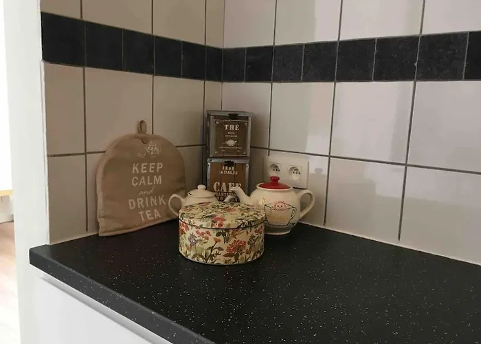 'het T-huisje' Volledig Ingerichte Lovaň